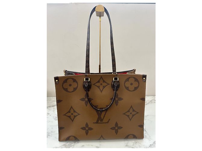 Borsa Onthego Louis Vuitton Marrone - vista 3