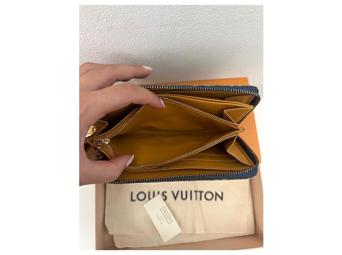 Louis Vuitton Zippy Denim Blu chiaro - vista 10