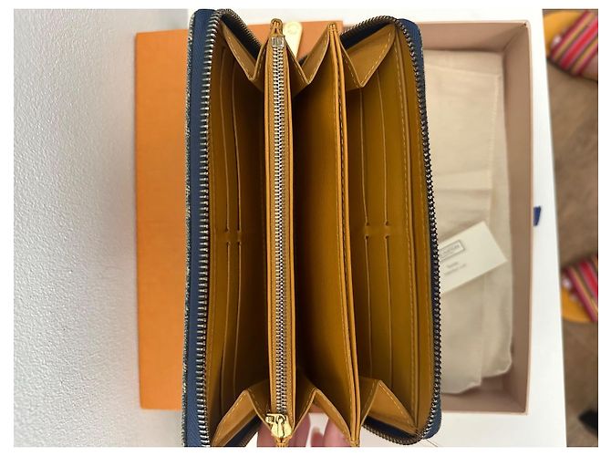 Louis Vuitton Zippy Denim Blu chiaro - vista 6