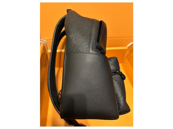 Louis Vuitton Discovery Monogram Nero - vista 11