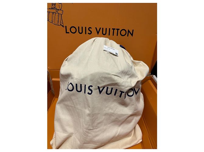 Louis Vuitton Discovery Monogram Nero - vista 12