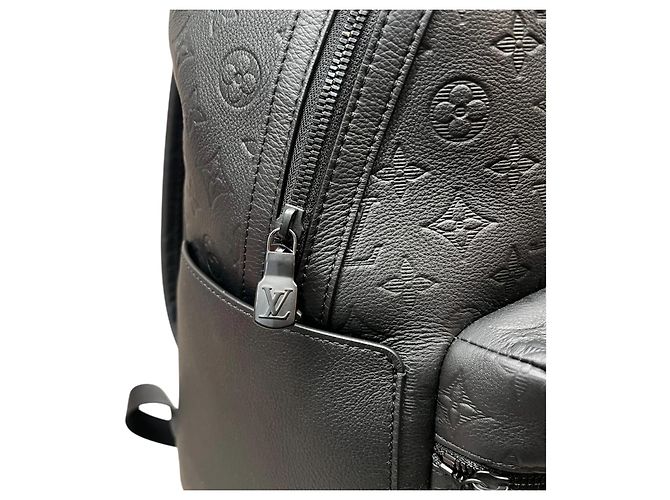 Louis Vuitton Discovery Monogram Nero - vista 4