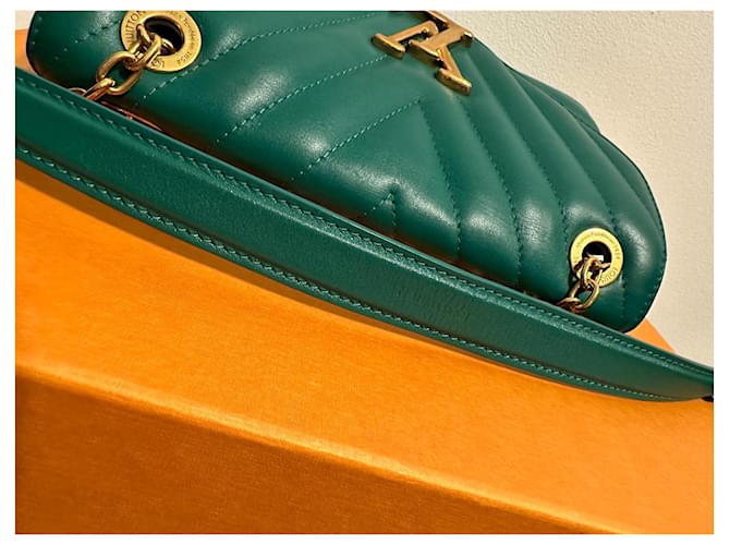 Louis Vuitton New Wave MM Verde - vista 10