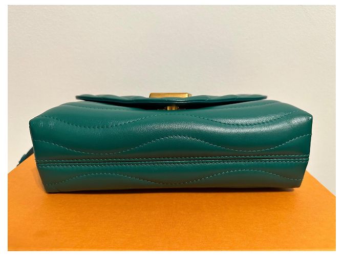 Louis Vuitton New Wave MM Verde - vista 7