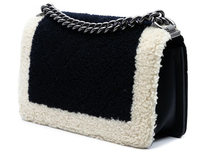 Chanel Schwarz Alt Mittel Bicolor Shearling Boy Flap - Ansicht 2