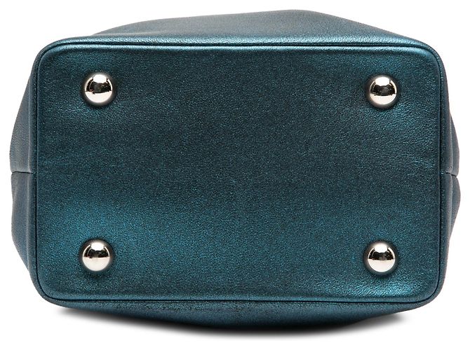 Borsa Vanity in Pelle di Vitello Metallica Blu CC di Chanel - vista 3