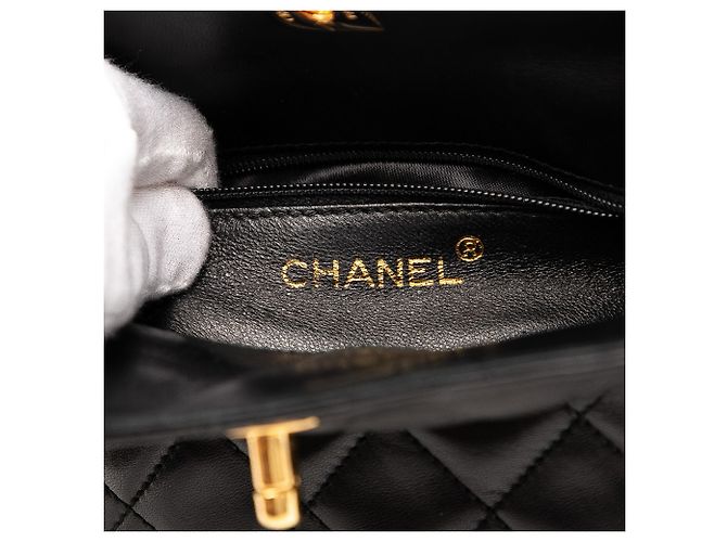 Chanel Schwarze CC gesteppte Lammleder Umlege-Handtasche - Ansicht 5