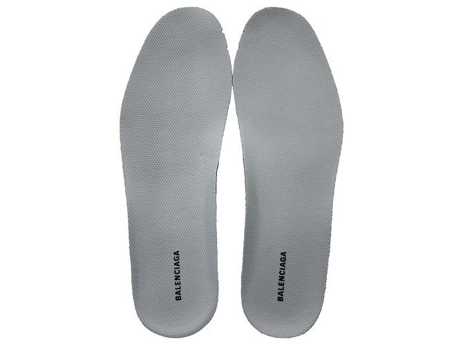 Everyday Balenciaga Triple S Sneakers mit transparenter Sohle aus cremefarbenem Polyester - Ansicht 8