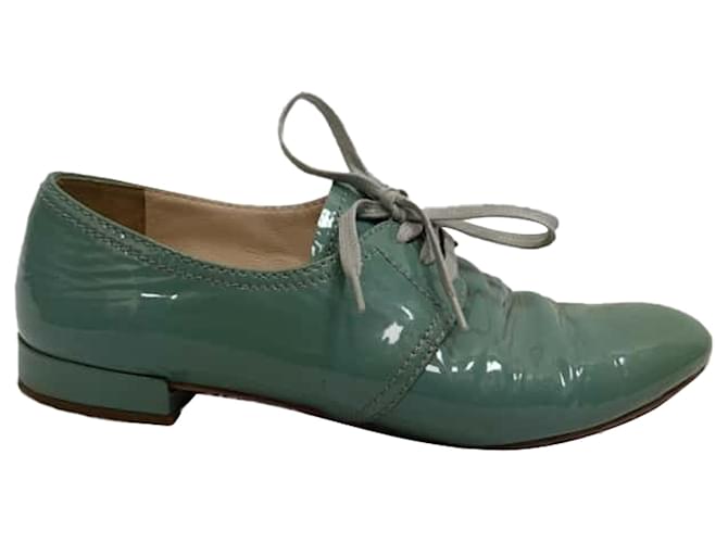 Oxfords stringati Prada in pelle verniciata verde Verde oliva - vista 14