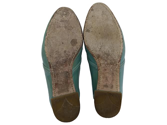 Oxfords stringati Prada in pelle verniciata verde Verde oliva - vista 15