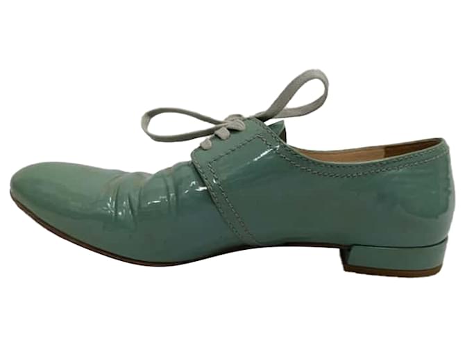 Oxfords stringati Prada in pelle verniciata verde Verde oliva - vista 16