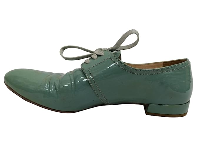 Oxfords stringati Prada in pelle verniciata verde Verde oliva - vista 19