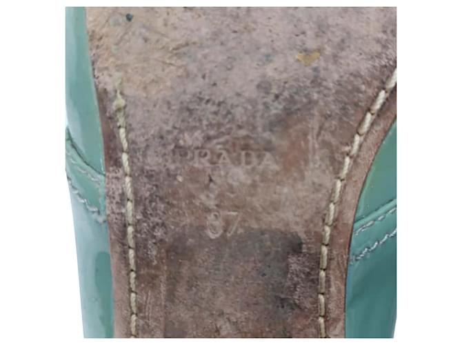 Oxfords stringati Prada in pelle verniciata verde Verde oliva - vista 24
