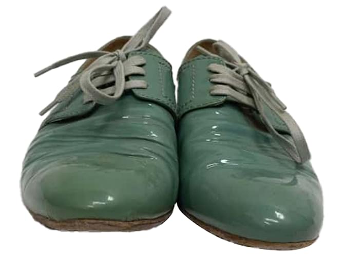Oxfords stringati Prada in pelle verniciata verde Verde oliva - vista 3