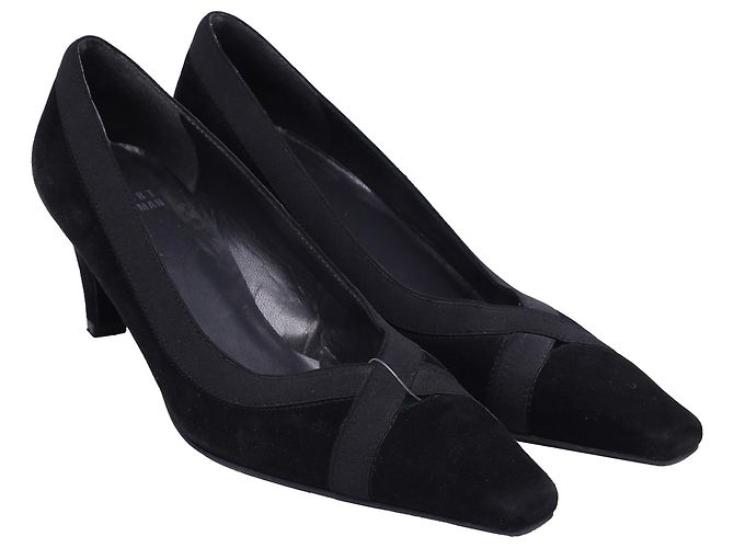 Pumps con accentuatura a chiave Stuart Weitzman in suede nero - vista 3