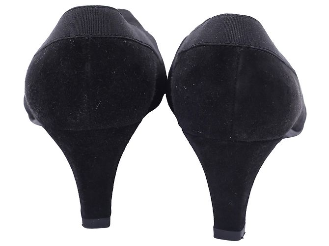 Pumps con accentuatura a chiave Stuart Weitzman in suede nero - vista 5