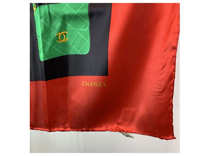 Timeless Chanel Sciarpa in seta rossa vintage Stampa borsa a flap matelassé classica Rosso - vista 6