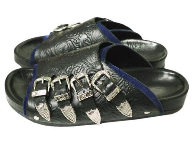 Autre Marque Leder-Sandalette mit geprägter Metallschnalle TOGA PULLA Schwarz Marineblau - Ansicht 2