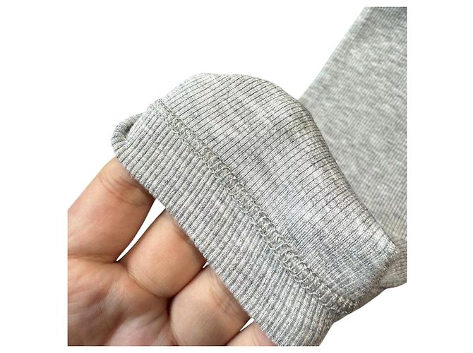 Totême toteme Top de jersey de algodón elástico acanalado gris para mujeres - vista 10