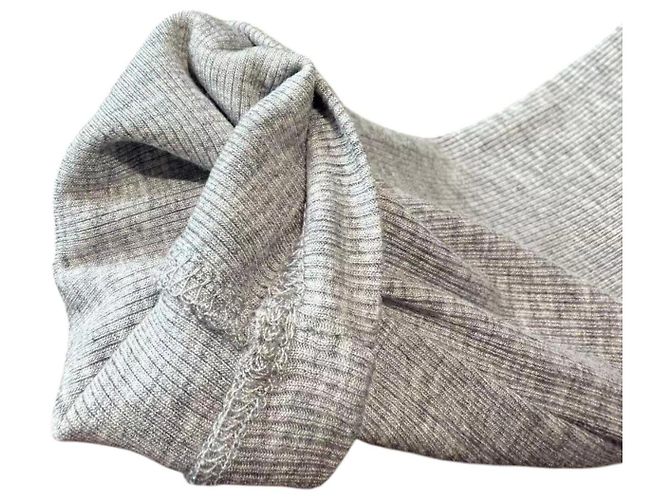 Totême toteme Top de jersey de algodón elástico acanalado gris para mujeres - vista 4