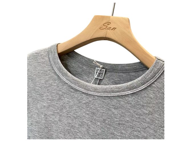 Totême toteme Top de jersey de algodón elástico acanalado gris para mujeres - vista 8