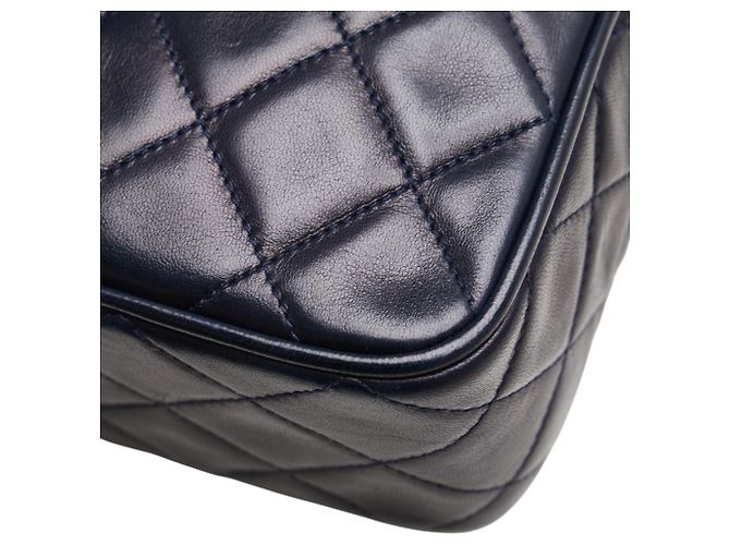Borsa a spalla con catena e frange Coco Mark Matelassé di Chanel Blu navy - vista 6