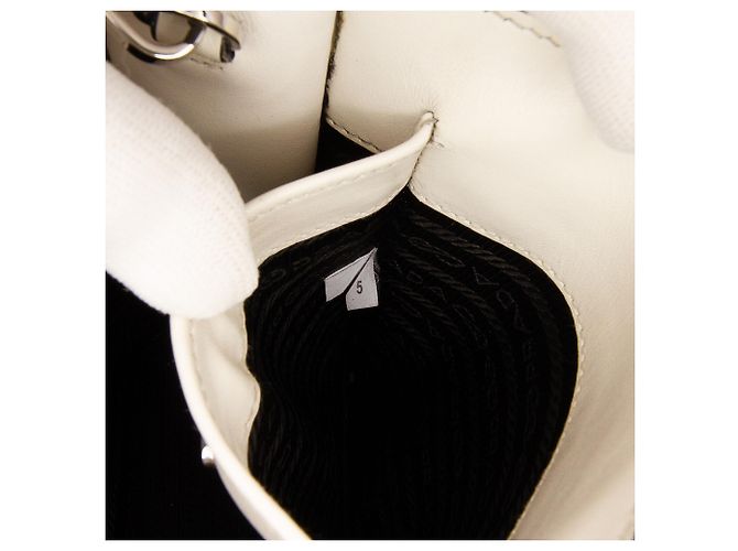 Prada Weiß Mini Soft Calf Logo Drill Satchel - Ansicht 5