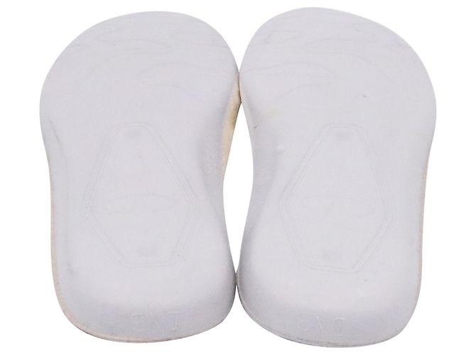 Sneakers perforate foderate in shear Valentino Garavani Backnet in pelle bianca Bianco Crudo - vista 13
