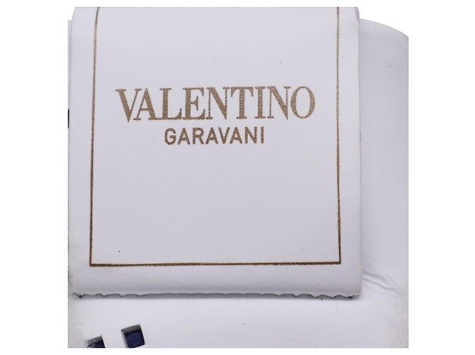 Sneakers perforate foderate in shear Valentino Garavani Backnet in pelle bianca Bianco Crudo - vista 7