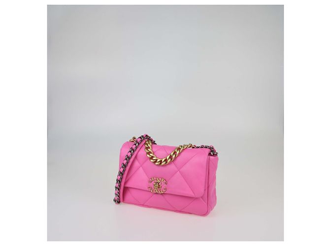 Bolso de mano Chanel de cuero acolchado rosa Medium 19 con tapa y asa superior - vista 2