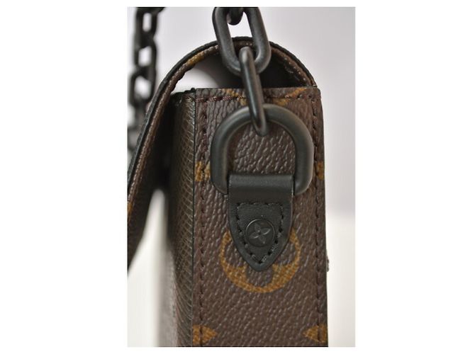 Pochette Steamer Monogram Taiga Louis Vuitton Marrone Cachi - vista 12
