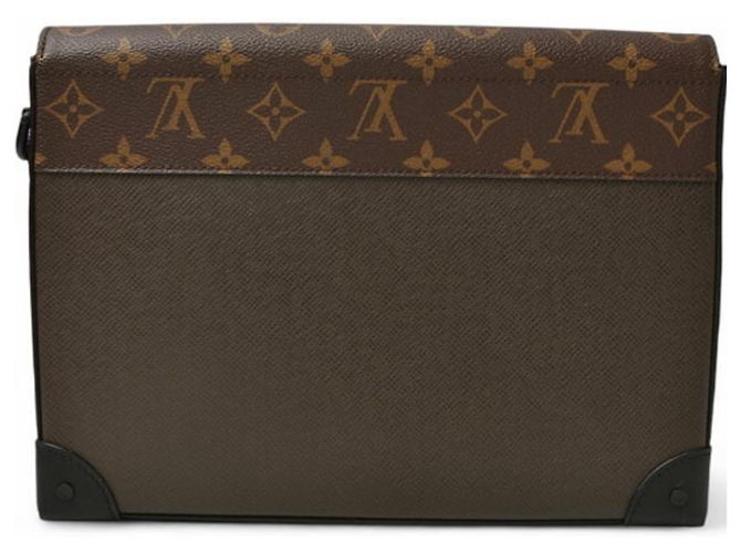 Pochette Steamer Monogram Taiga Louis Vuitton Marrone Cachi - vista 3