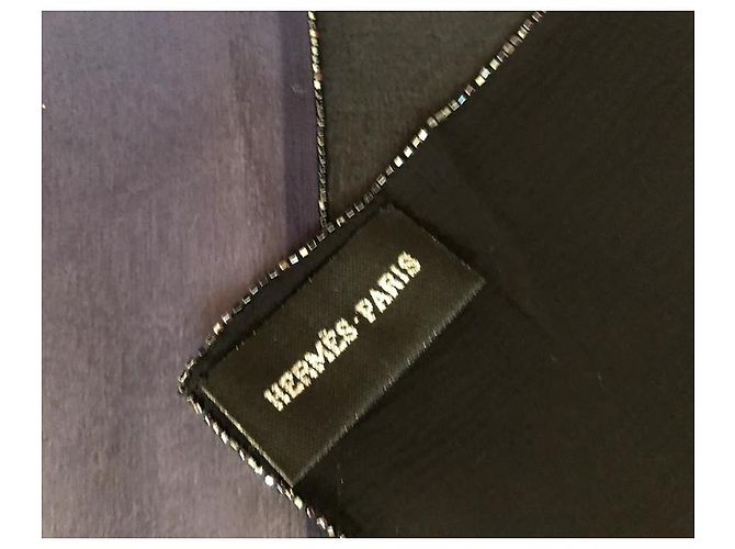Foulard Hermès in doppia mussola di seta con ricami di perle Nero Blu Marino Blu navy - vista 6