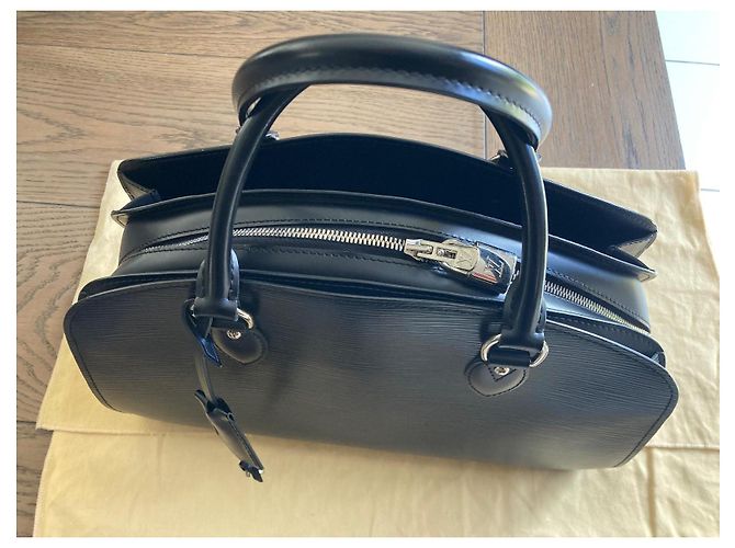 Borsa Louis Vuitton Pont Neuf in pelle epi nera Nero - vista 14