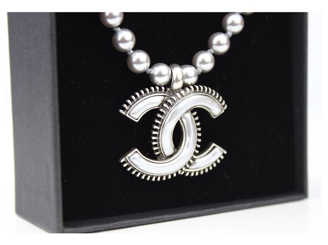 CC Perlen Metall Email Grau Halskette Chanel - Ansicht 12