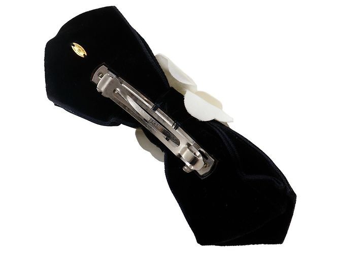 Fermaglio in nastro Camelia di Chanel Nero Bianco - vista 2
