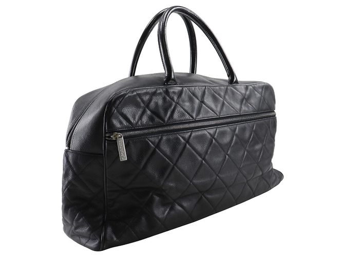 Bolso Boston Matelassé de Chanel en cuero negro - vista 3