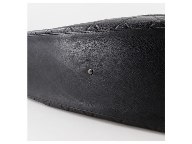 Bolso Boston Matelassé de Chanel en cuero negro - vista 8