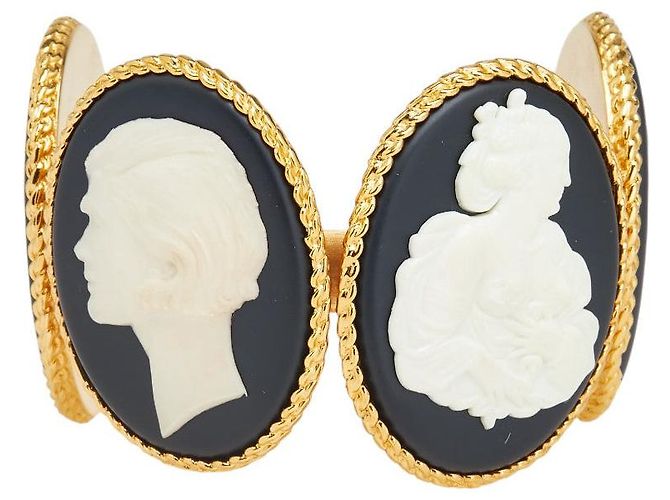 Timeless Bracciale Cameo Chanel D'oro - vista 2