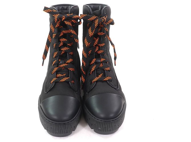 Botas Cortas Hermès de Cuero de Ternera Negro - vista 4