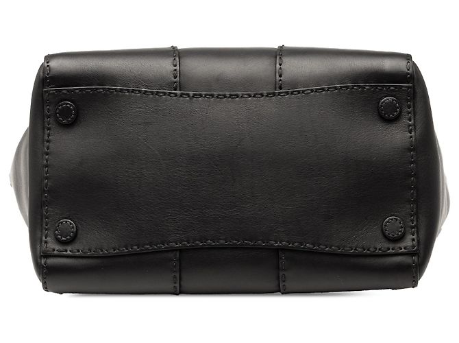 Sac à main Prada en cuir de veau noir, petit modèle, avec poches jumelles cousues. - vue 3