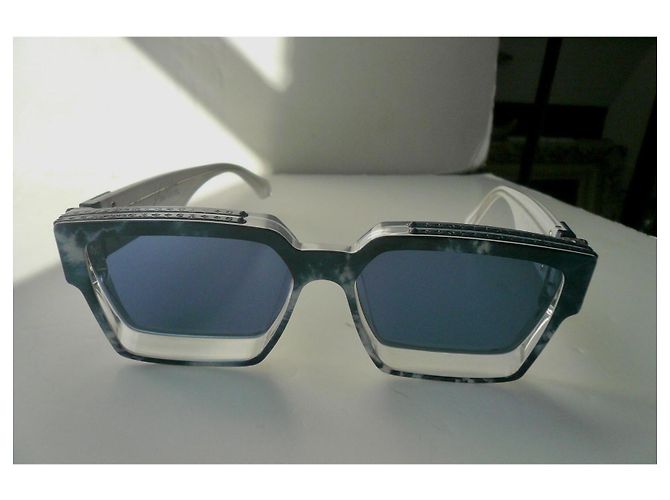 LOUIS VUITTON Occhiali da sole 1.1 Millionaires Nuovi Blu chiaro - vista 3