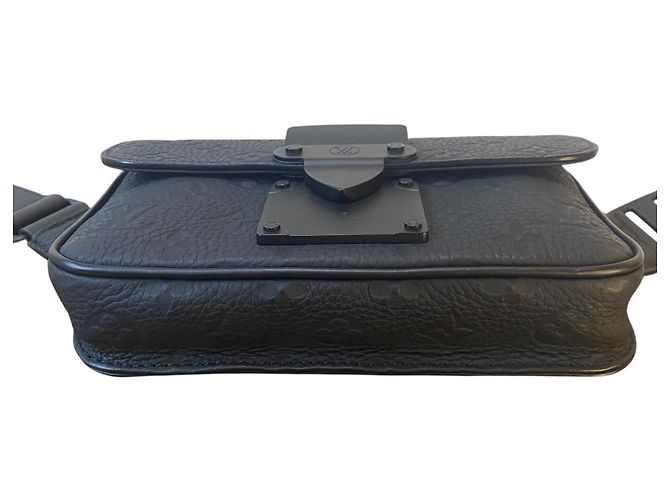 Borsa a tracolla S Lock in taurillon monogramma nero opaco Louis Vuitton - vista 5