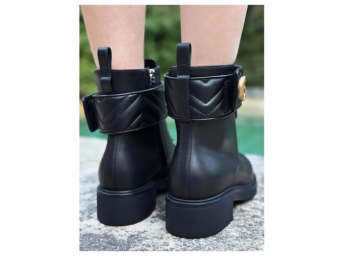 Gucci Botas de tornozelo acolchoadas GG Marmont Preto - vista 3