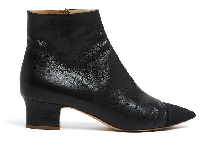Stivali in Pelle Nera Punta Chanel EU39.5 UK6 US8.5 Nero - vista 3