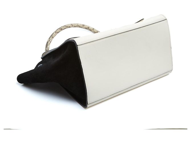 Trapèze Borsa Céline Phoebe Philo Trapeze Media in Pelle Bianco Latte e Nero con Tracolla Crudo - vista 5