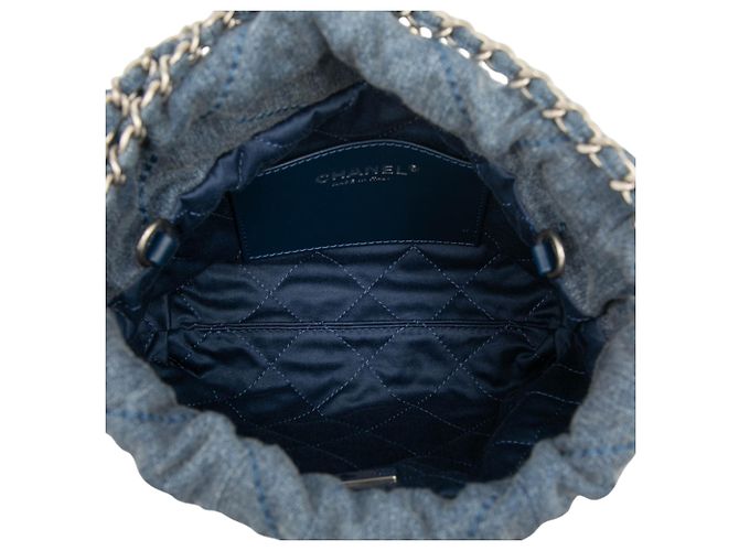 Borsa Chanel Blue Mini in denim con borchie 22 - vista 4