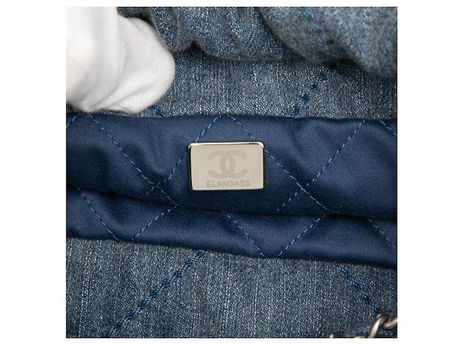 Borsa Chanel Blue Mini in denim con borchie 22 - vista 6
