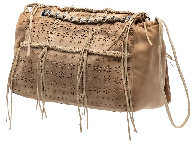 Chanel Borsa a Flap in Suede Perforato Marrone con Frange Beige - vista 2