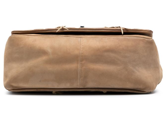 Chanel Borsa a Flap in Suede Perforato Marrone con Frange Beige - vista 3